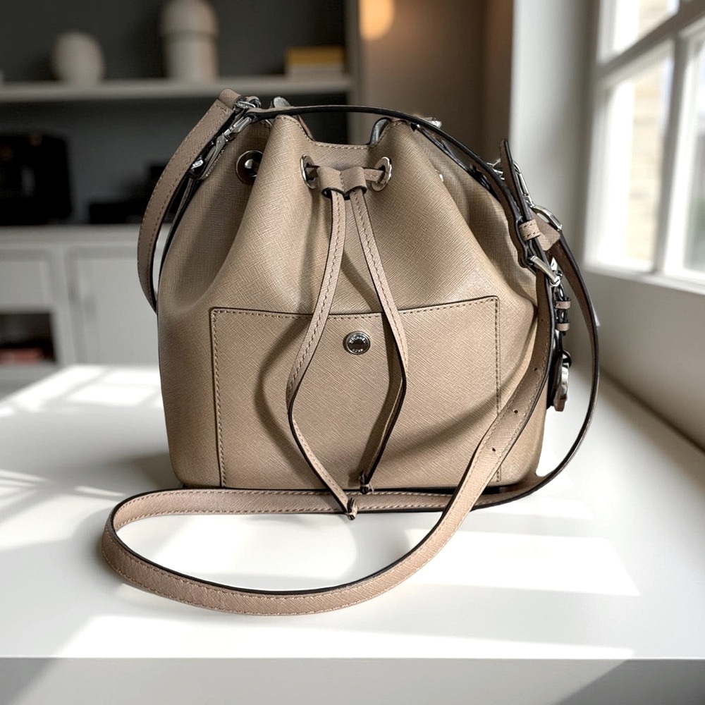 Authentic Michael Kors Tan Greenwich Saffiano Leather Bucket Bag!